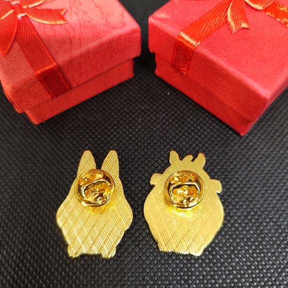 2 enamel pins My Neighbor Totoro plus 2 gift box. - Picture 3 of 4